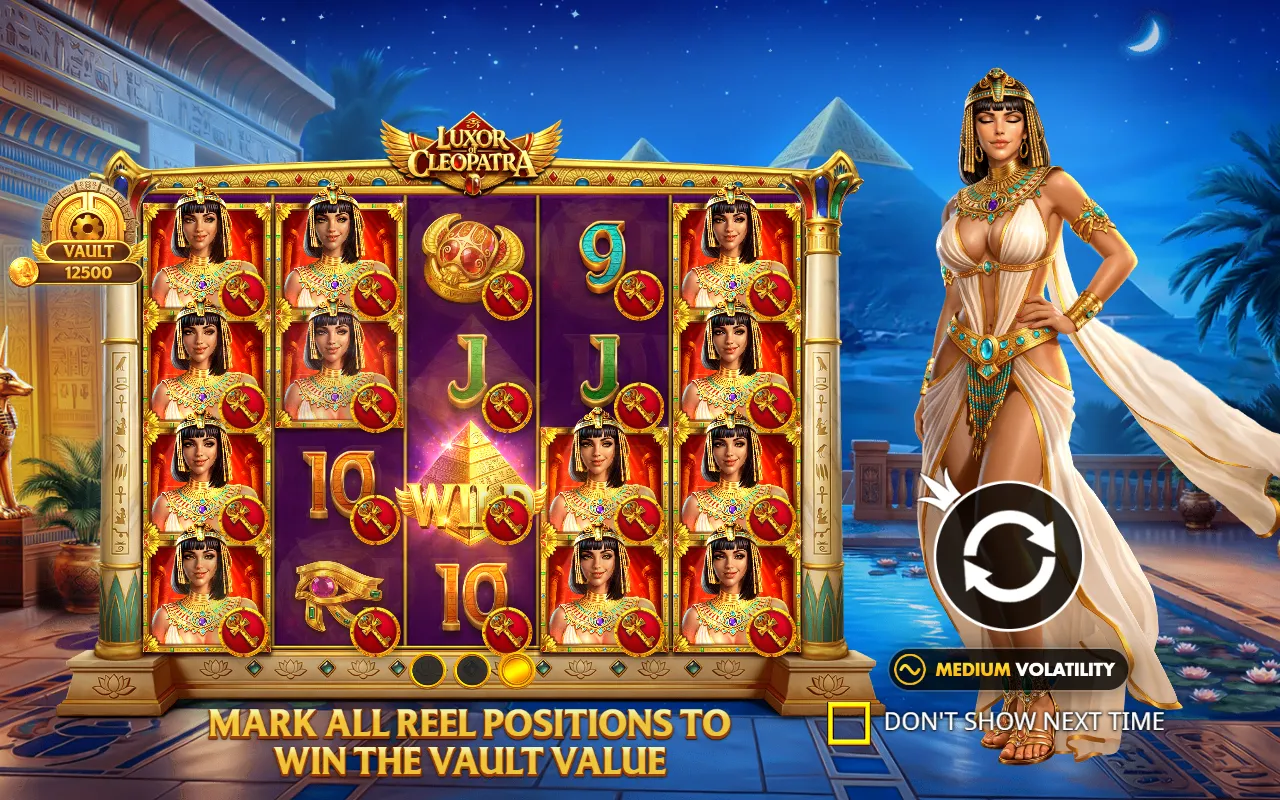 Tela de abertura do Luxor of Cleopatra com o cofre marcando 12500 e a grade quase toda marcada por chaves